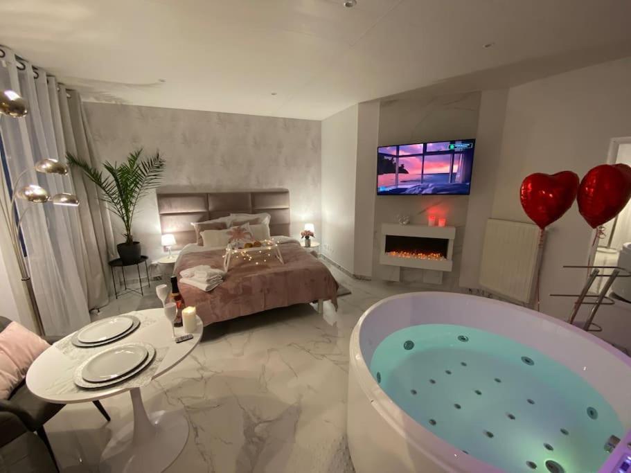 Spa Romantique ... Esprit Love Mulhouse Eksteriør bilde